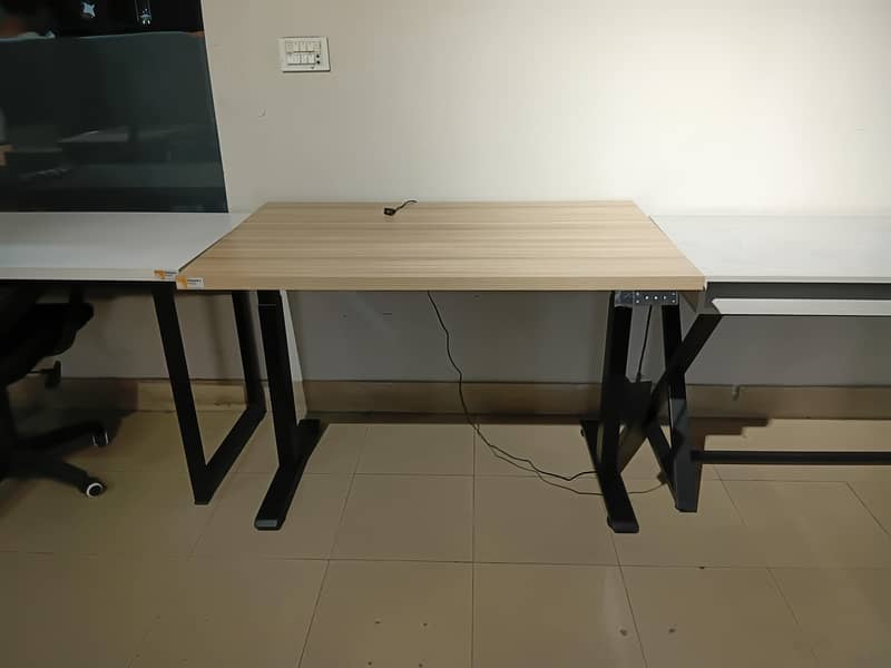 Height adjustable table 8