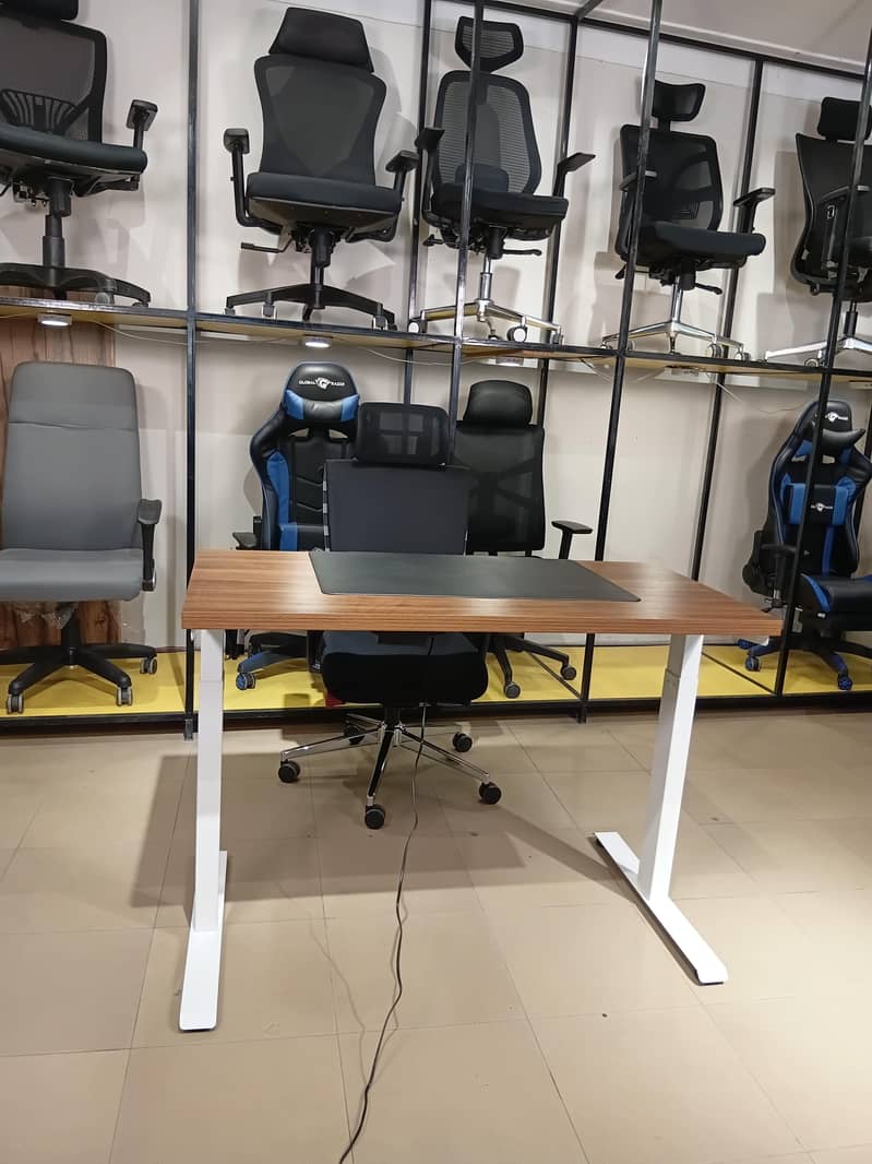 Height adjustable table 14