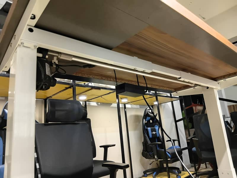 Height adjustable table 16
