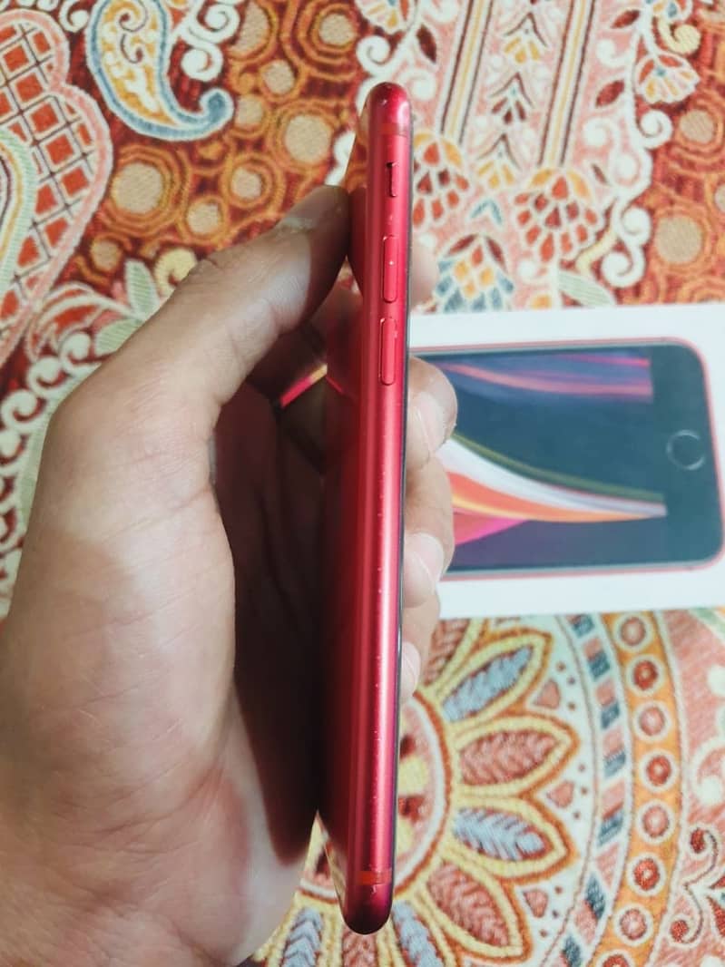 iPHONE SE2020 1