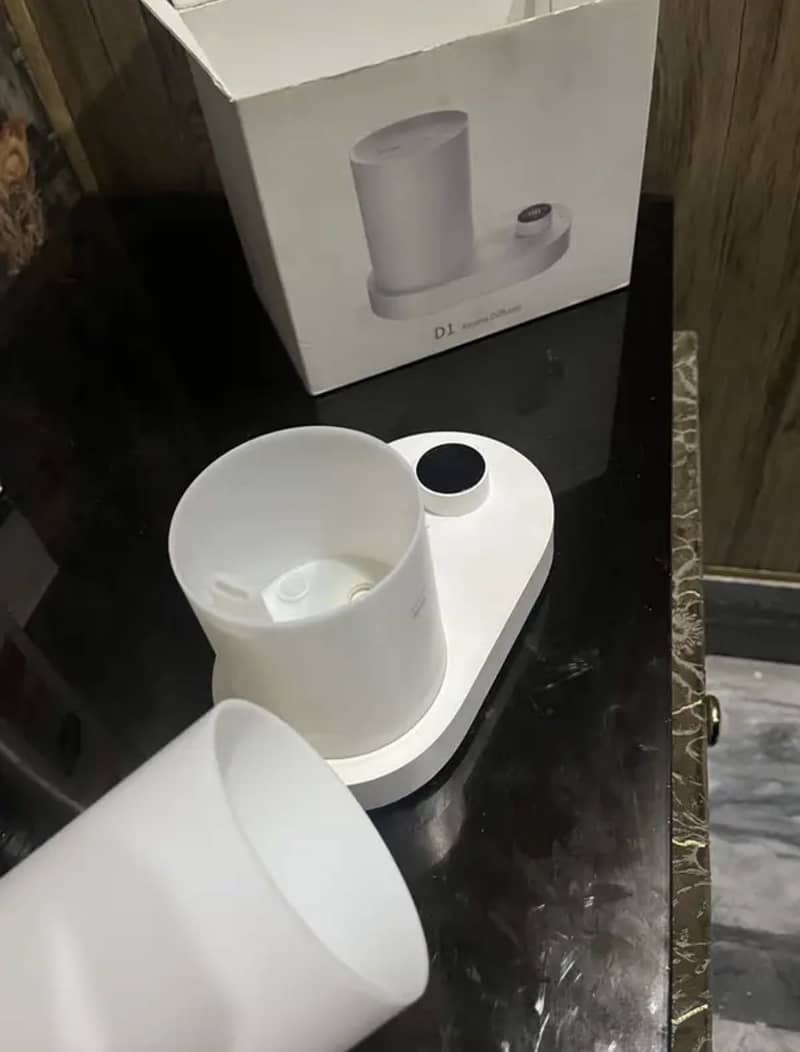 2 Humidifiers 4