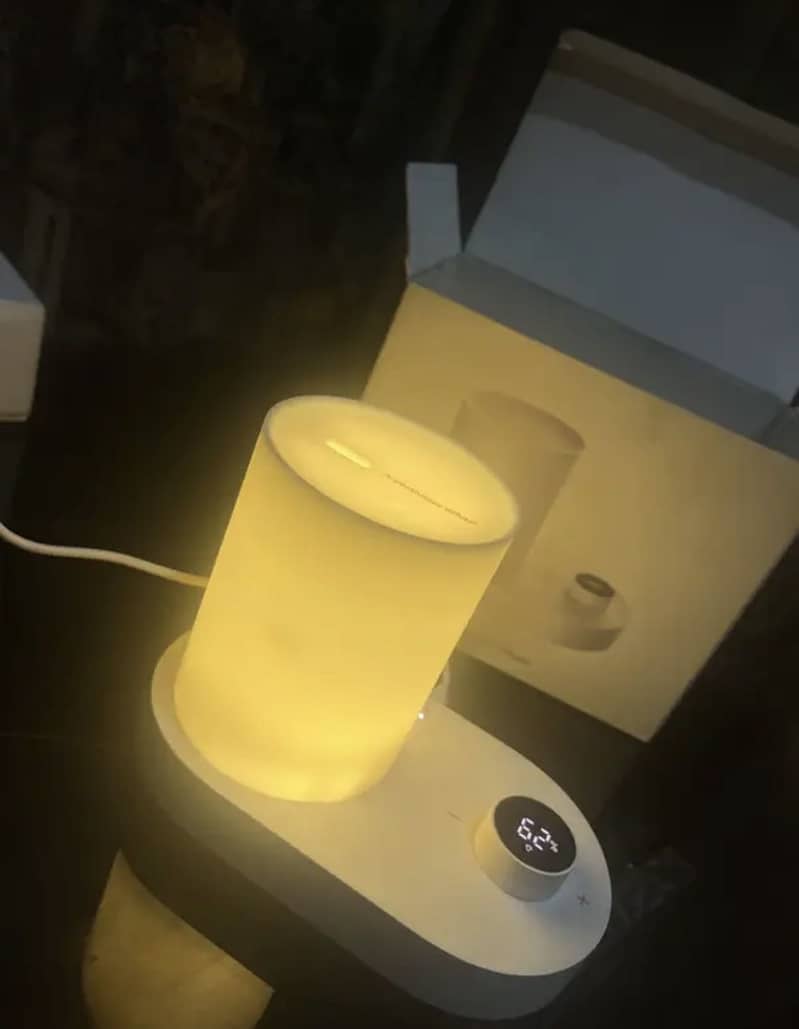 2 Humidifiers 8