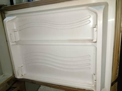 dawlance fridge size medium