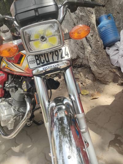 | Honda CG 125 | Model 2025 | Condition 10/10 |