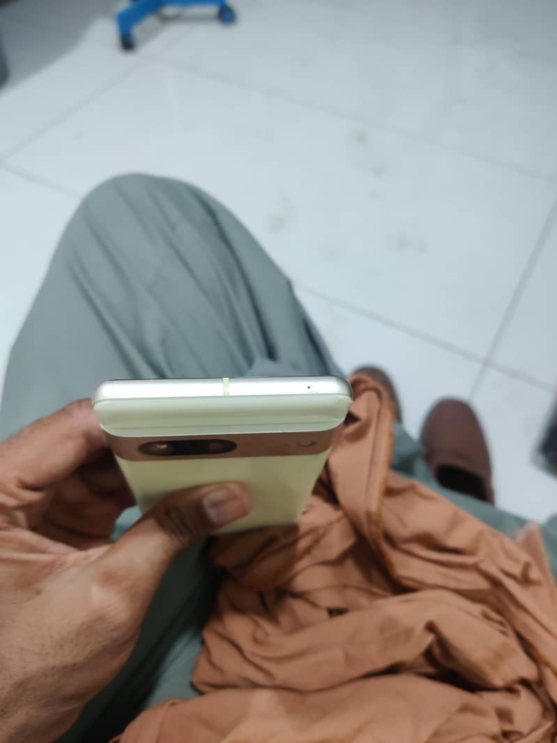 Google Pixel 7 4