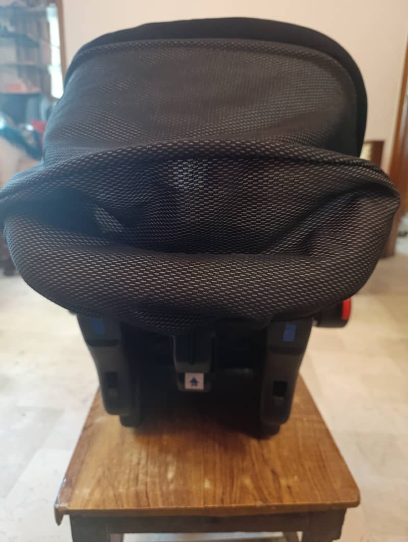 Carry cot 7
