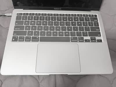 Apple MacBook Air 13” M1 | Broken Display