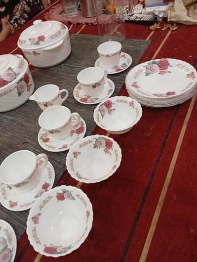 New Dinner set 8 Person