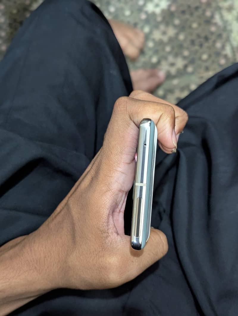GOGGLE PIXEL 7 PRO 4