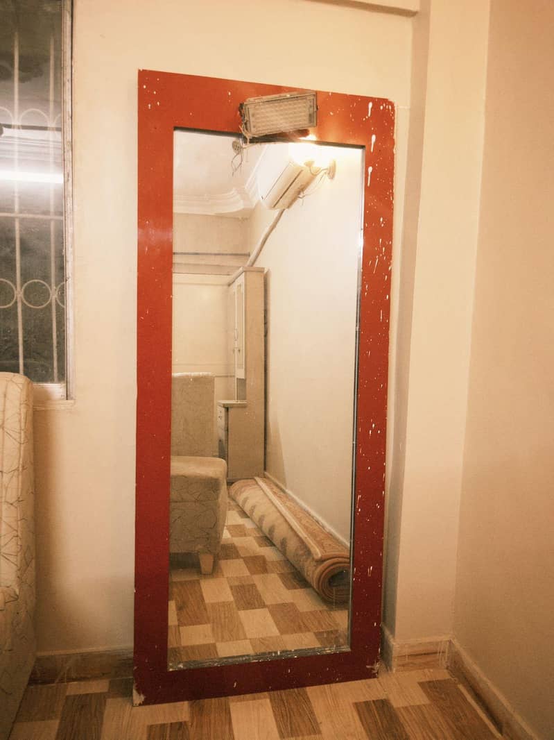 side table and mirrors 3