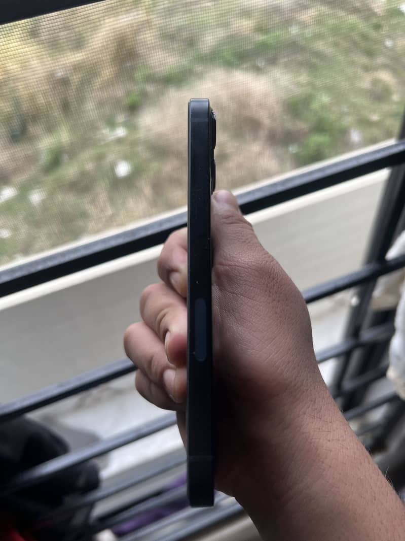 Iphone 13 4