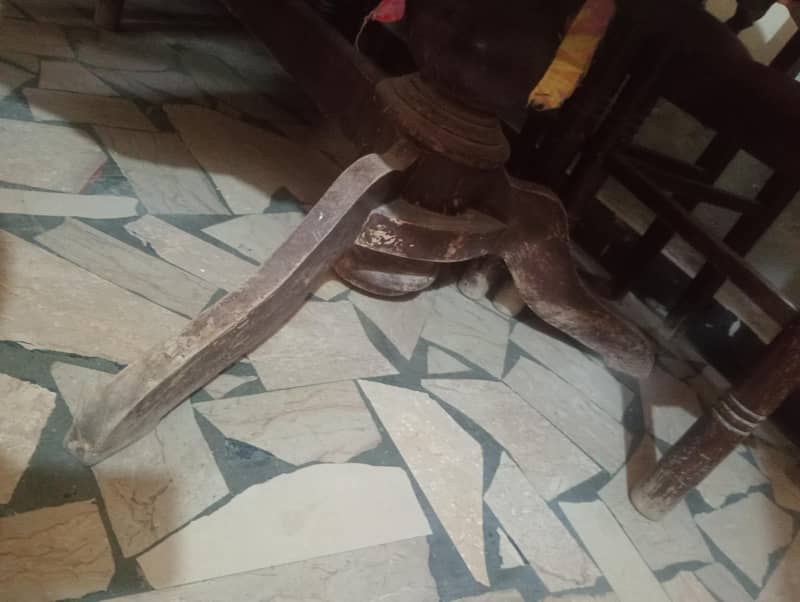 Solid Wood Dining Table – Durable & Well Maintained 1