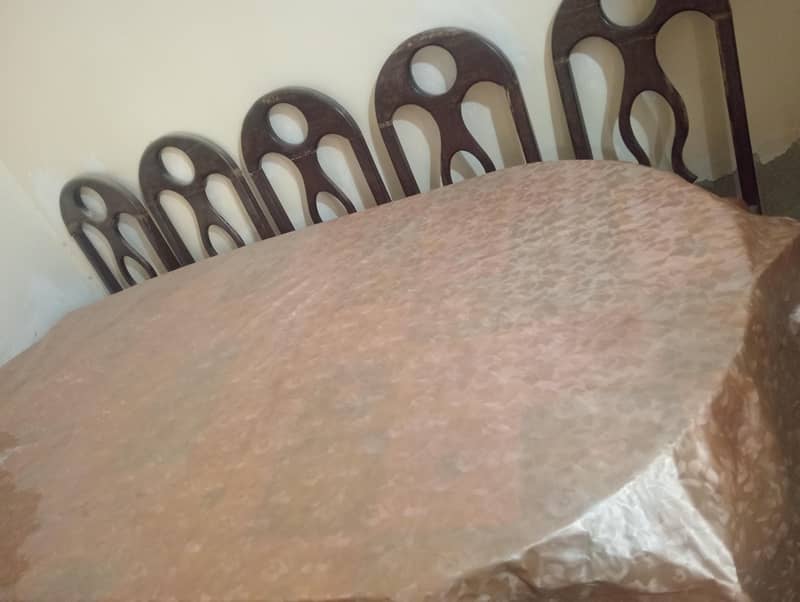 Solid Wood Dining Table – Durable & Well Maintained 2