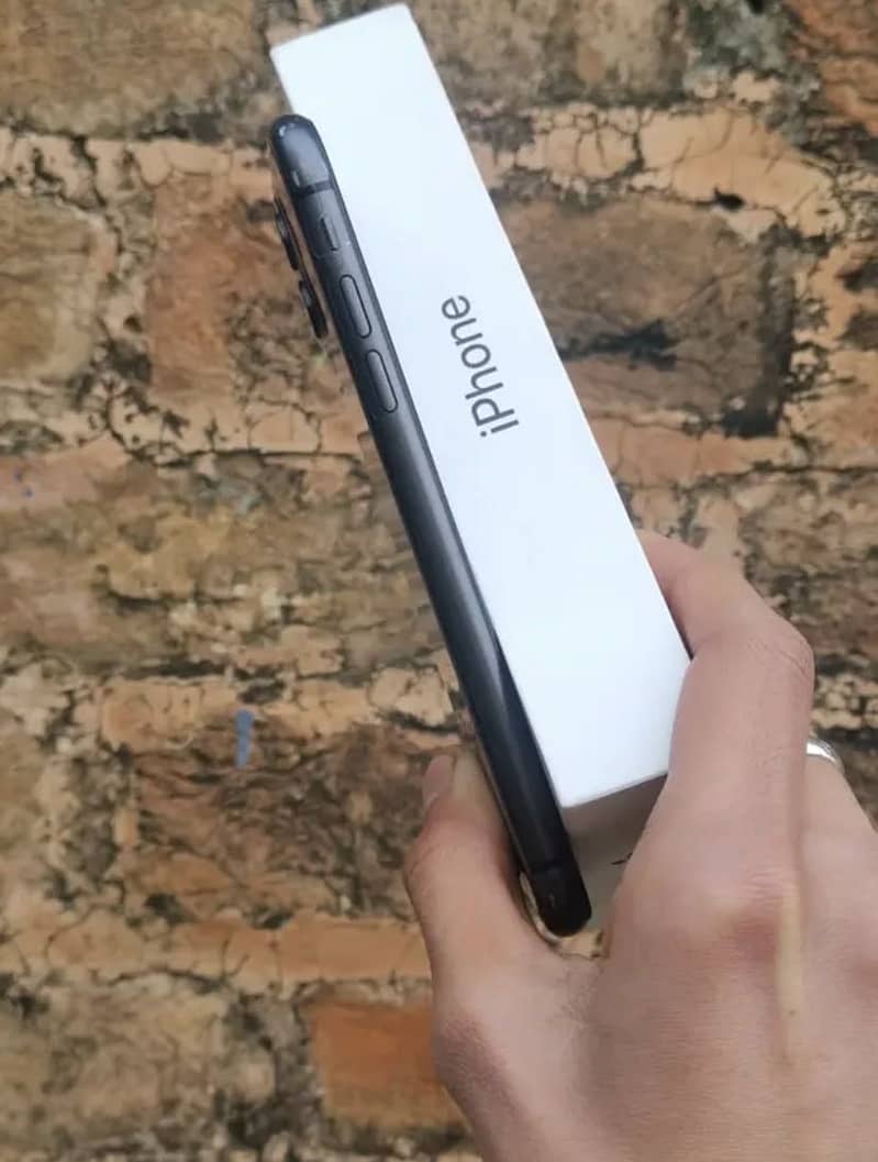 iPhone 11 2