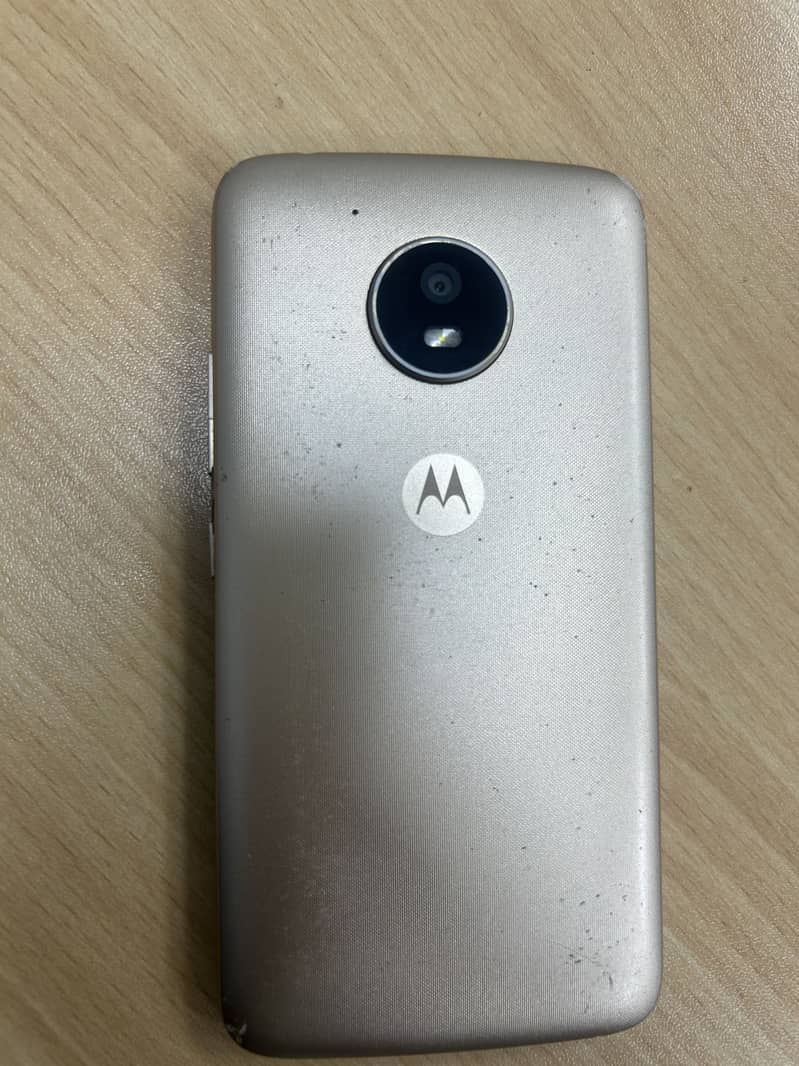 Moto E4 0