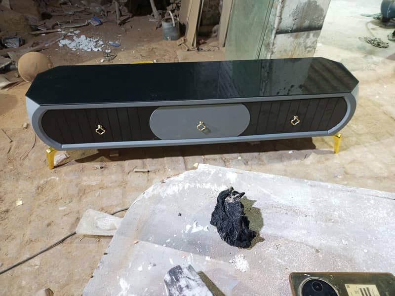 LED consol table 4