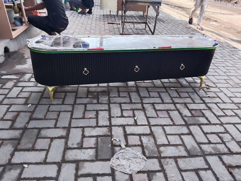 LED consol table 11