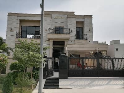 Spacious Corner House Is Available In DHA Phase 8 - Block V For sale