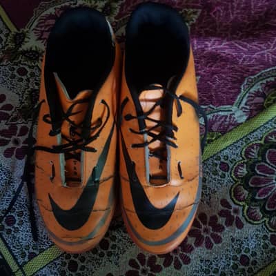 Nike phantom football grippers US 10 (Used but good to play)