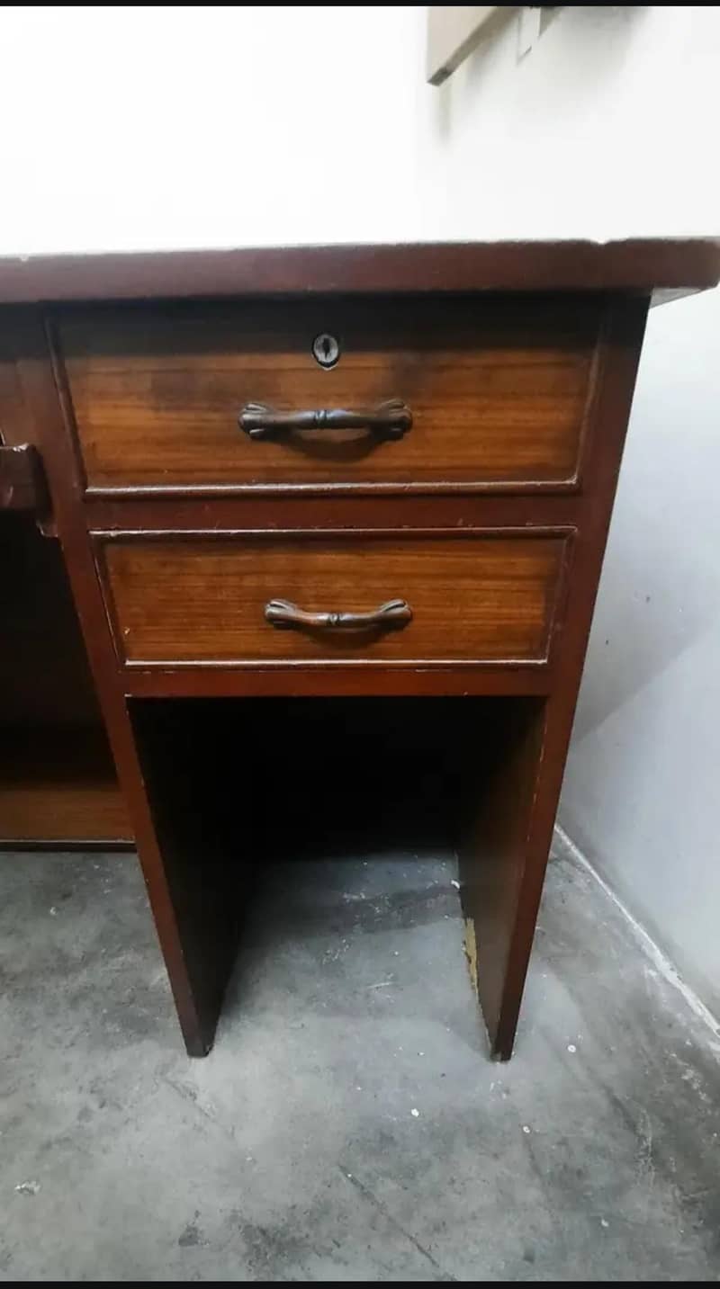 Office Table 0