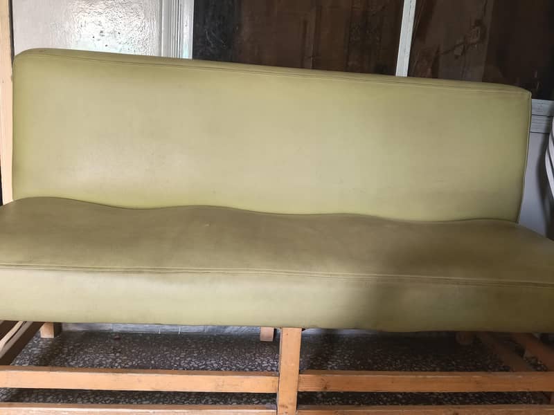 table + 2 sofa 3seater 1