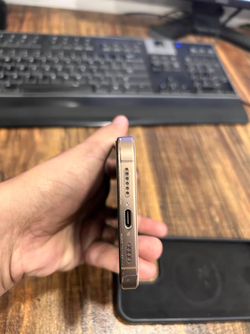 iphone 16 pro max 2
