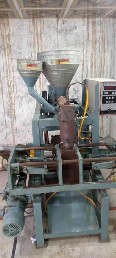 plastic ki botel bnany wali machine