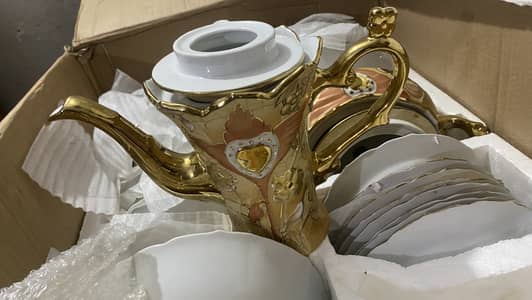 72 Pieces Cheeni Dinner set Un-used