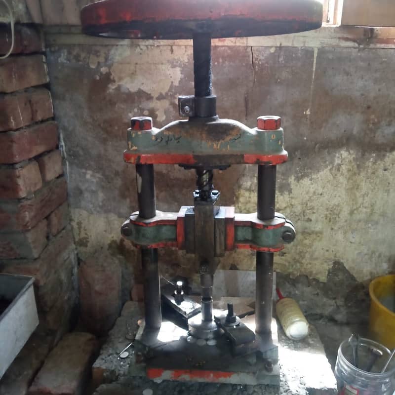 Hand press 1
