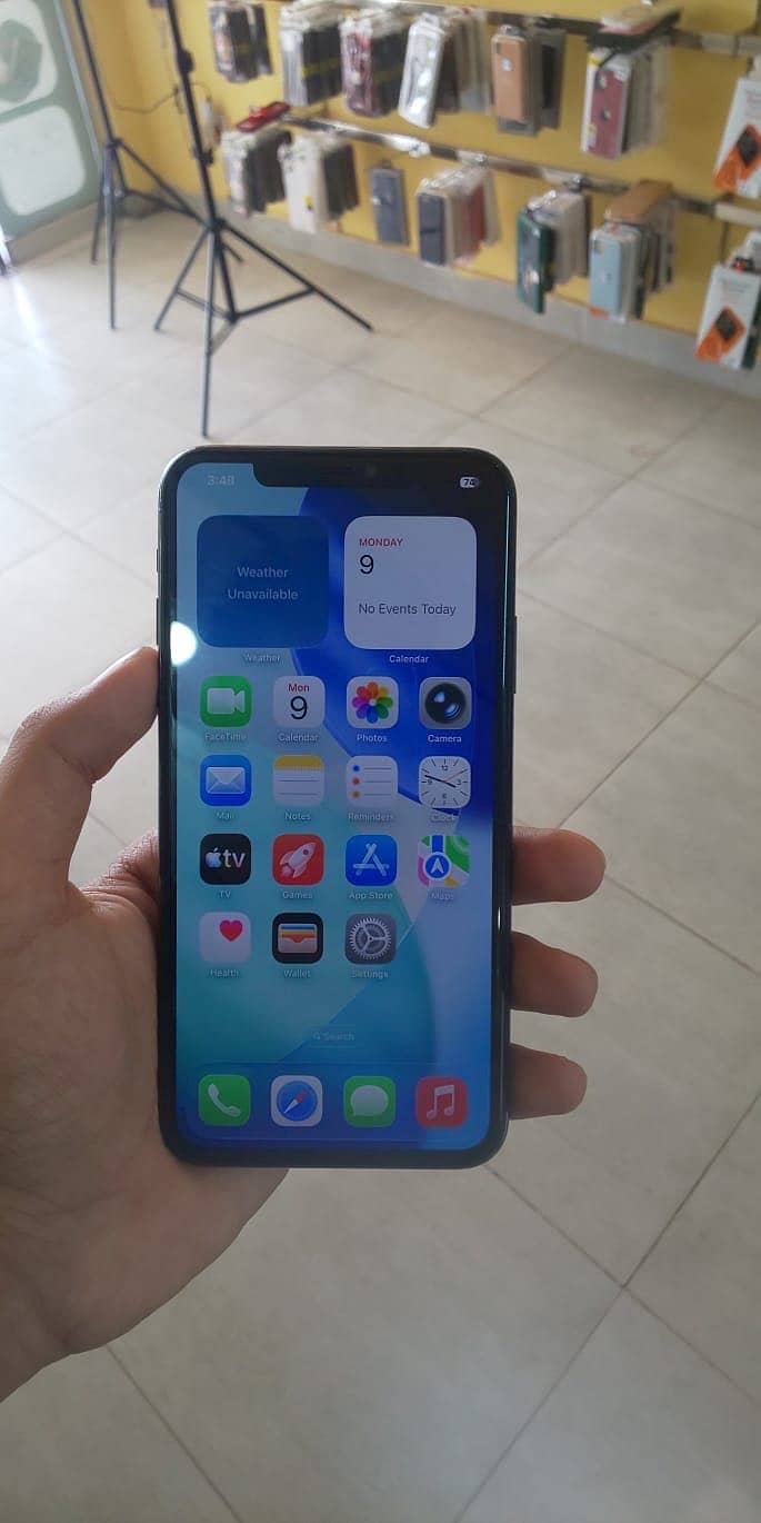 iPhone 11 Pro Max 4