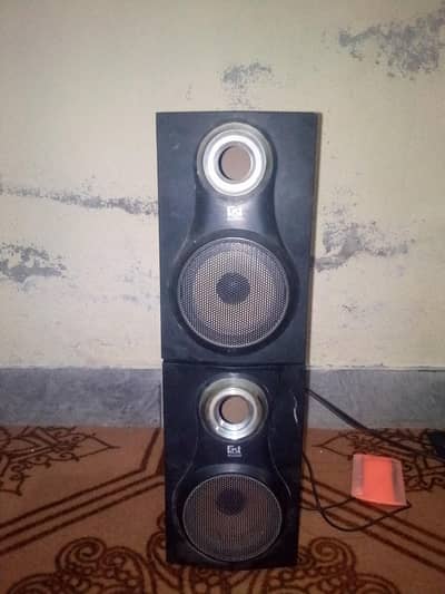 Computer speakers For sal Arjunt Good condition