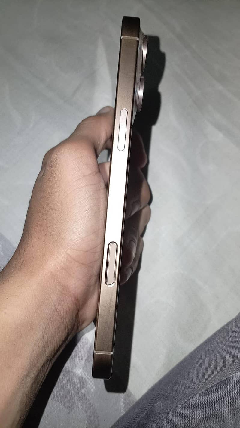 iphone 16 pro max 2