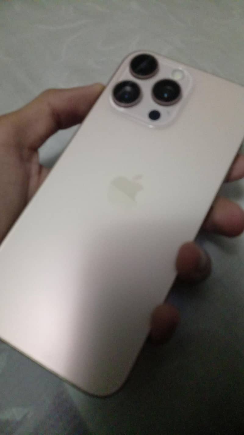 iphone 16 pro max 3