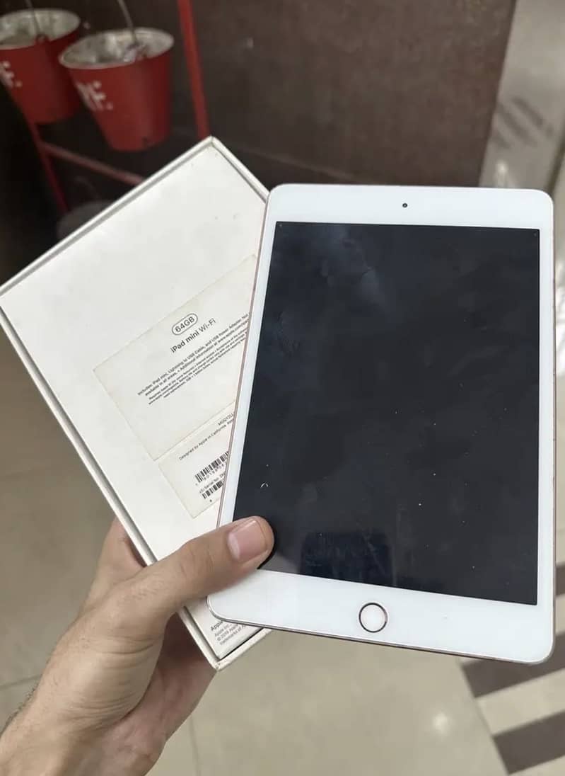 Ipad mini 5 . . 3