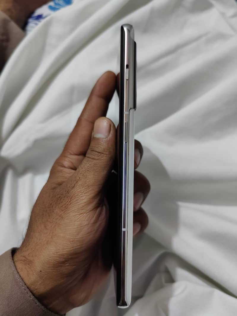 OnePlus 10 pro 2
