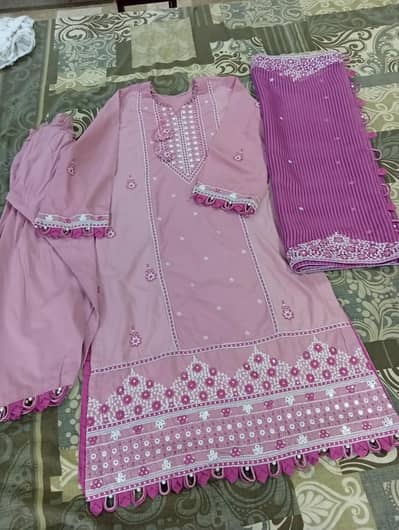 lawn 3 piece suit for  Ur Eid