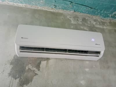 1.5 ton Aura inverter AC for urgent sale