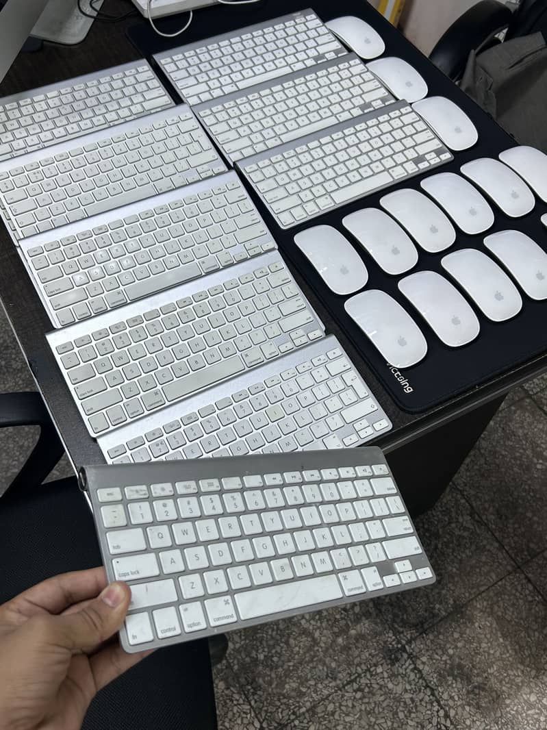 Apple wireless keyboard mouse 0