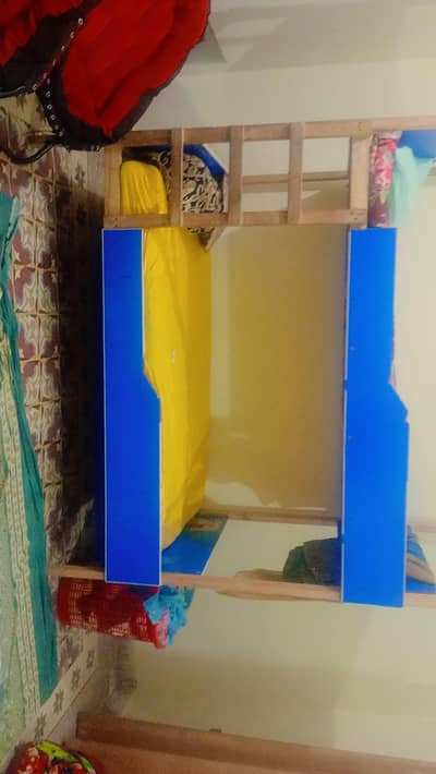 bunker bed     full size with mattress  length 6/3