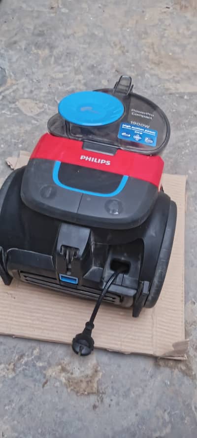 Philips 1900W Vacuum Cleaner, Like New With Box