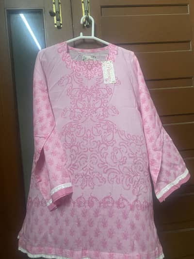 Lawn stitched branded suit