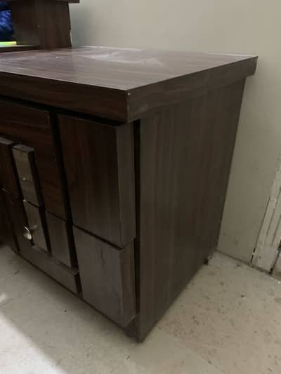 Side table pear and 1 cabnot