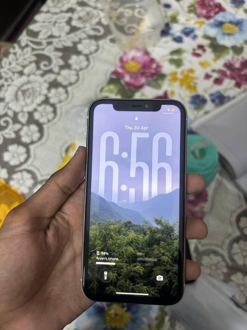 iPhone 11 4