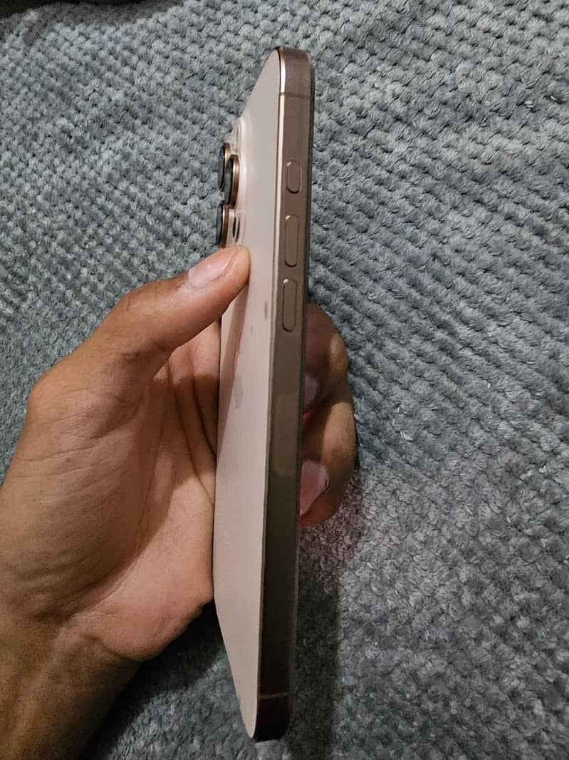 Iphone 16 pro max 1