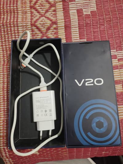 Vivo v20 (8+256) for sale