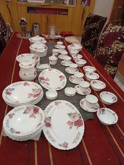8 Person Dinner set New
