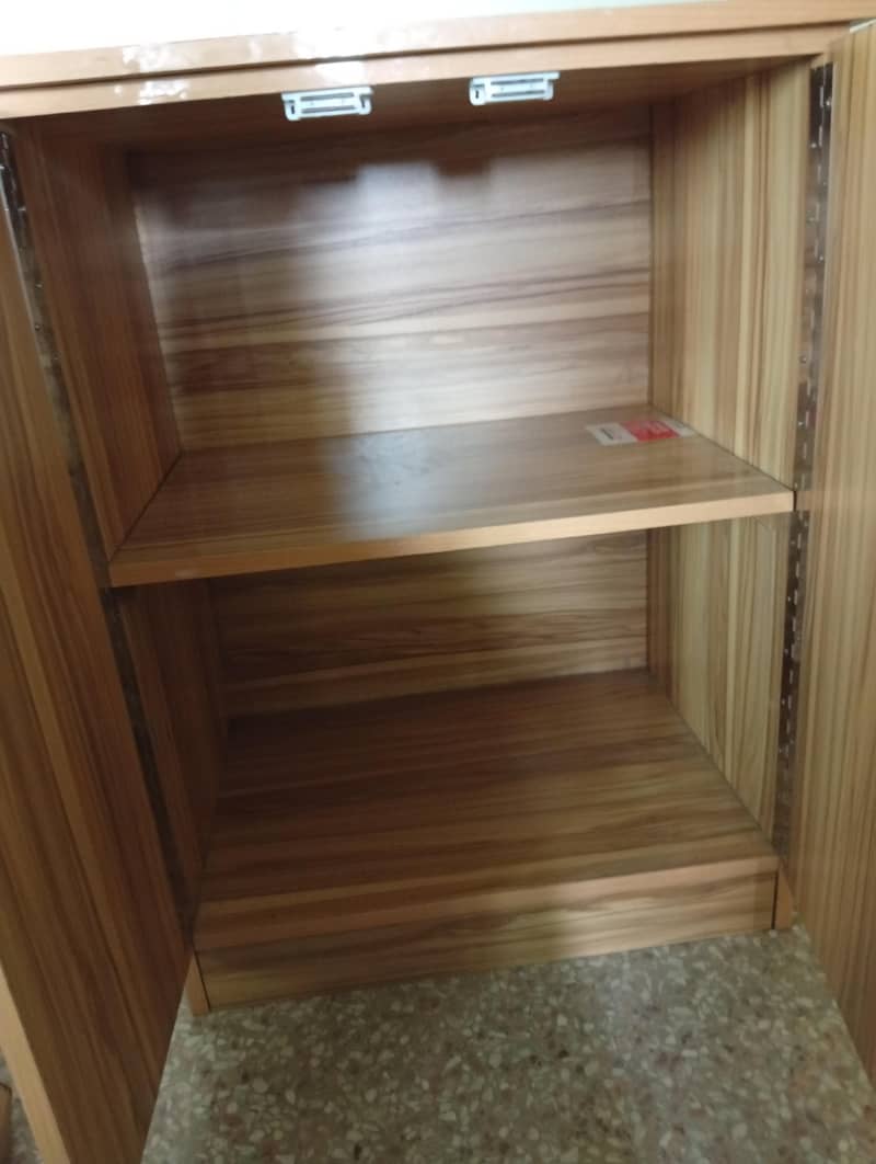 cabinet 1