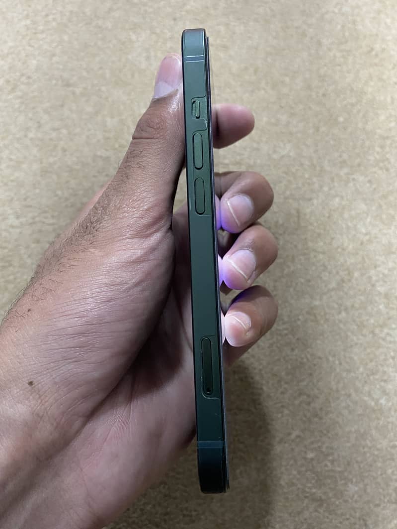 iPhone 13 7