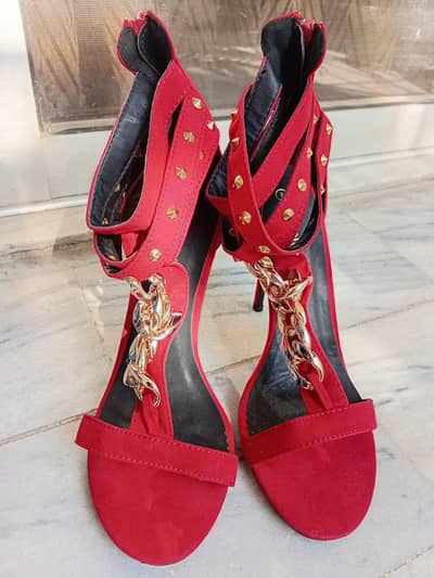 Red Heels (Wild Diva Lounge)
