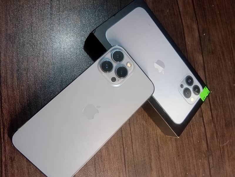 iPhone 13 Pro Max 0